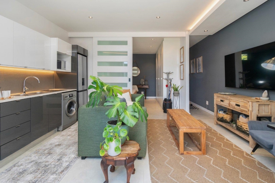 To Let 1 Bedroom Property for Rent in Green Point Western Cape